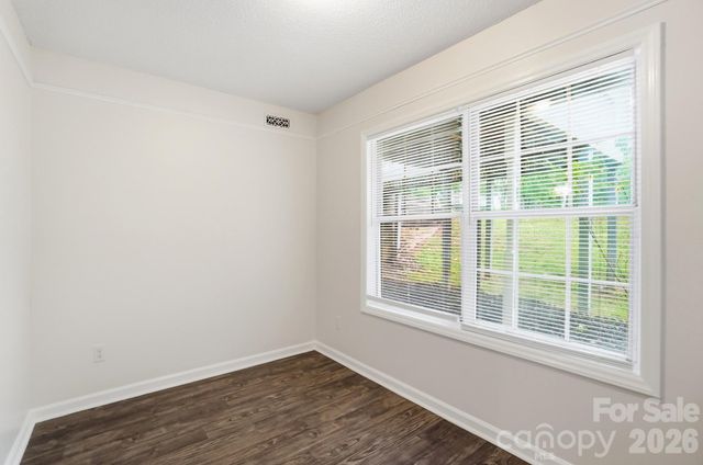 6043 Green Forest Drive, Charlotte, NC 28212