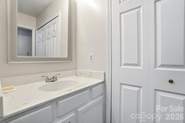 6043 Green Forest Drive, Charlotte, NC 28212