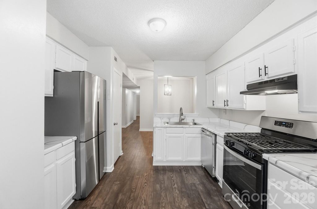 6043 Green Forest Drive, Charlotte, NC 28212