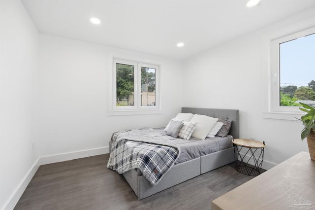 4732 Pine Ln, Pace, FL 32571