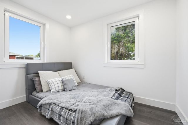 4732 Pine Ln, Pace, FL 32571