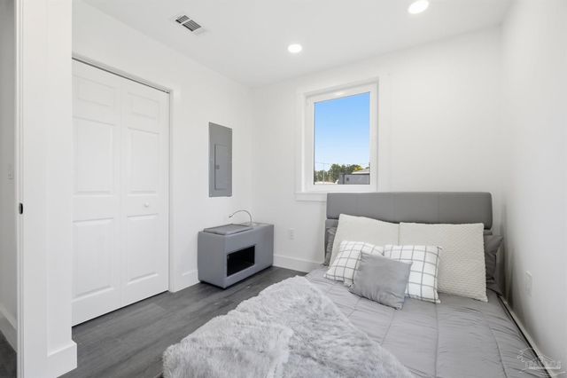 4732 Pine Ln, Pace, FL 32571