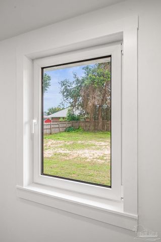 4732 Pine Ln, Pace, FL 32571