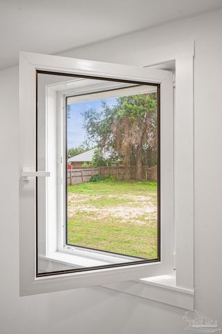 4732 Pine Ln, Pace, FL 32571