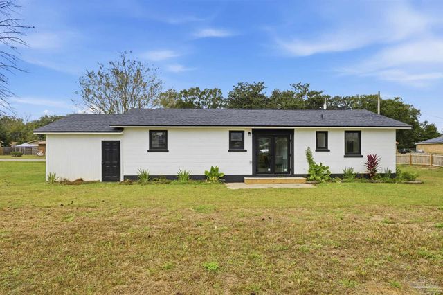 4732 Pine Ln, Pace, FL 32571