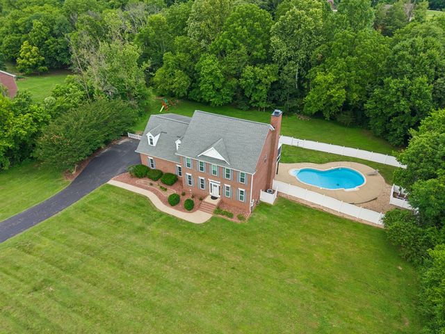 1404 Brook Dr, Columbia, TN 38401