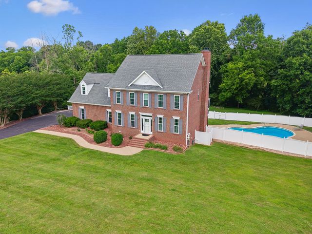 1404 Brook Dr, Columbia, TN 38401