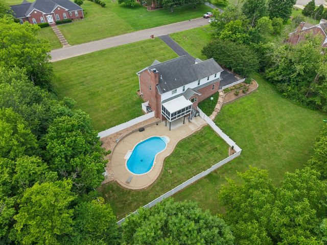 1404 Brook Dr, Columbia, TN 38401