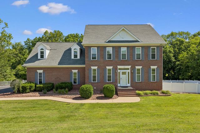 1404 Brook Dr, Columbia, TN 38401