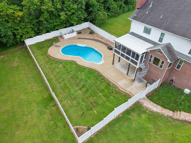 1404 Brook Dr, Columbia, TN 38401
