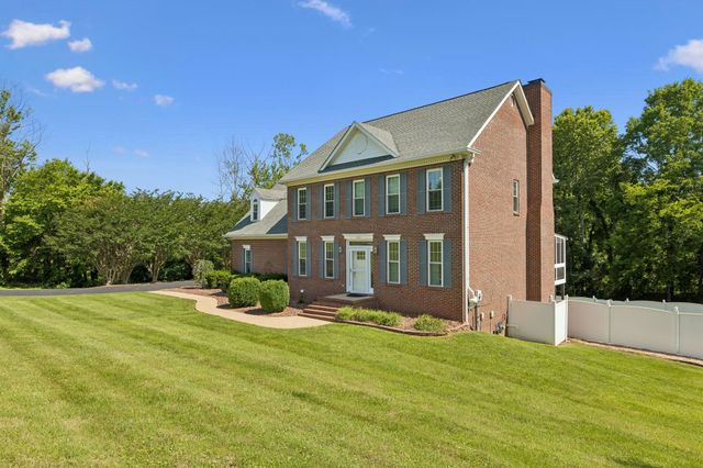 1404 Brook Dr, Columbia, TN 38401