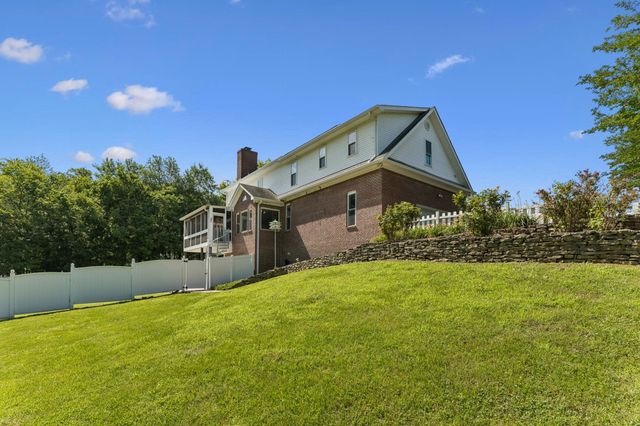 1404 Brook Dr, Columbia, TN 38401