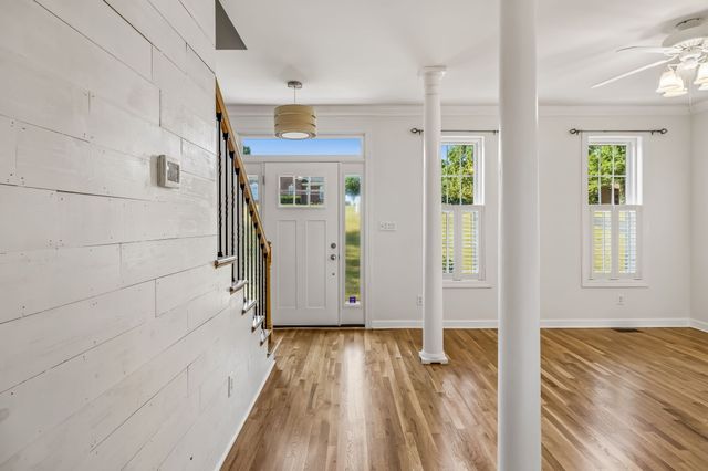 1404 Brook Dr, Columbia, TN 38401