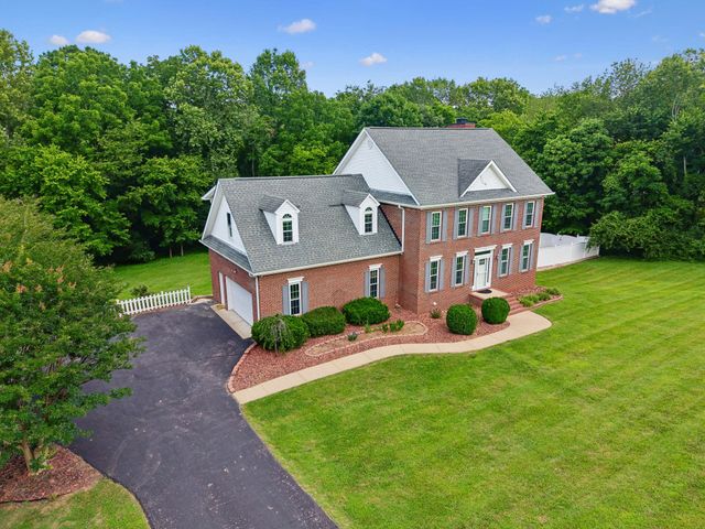 1404 Brook Dr, Columbia, TN 38401