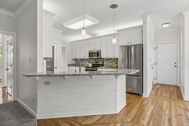 1404 Brook Dr, Columbia, TN 38401