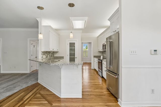 1404 Brook Dr, Columbia, TN 38401