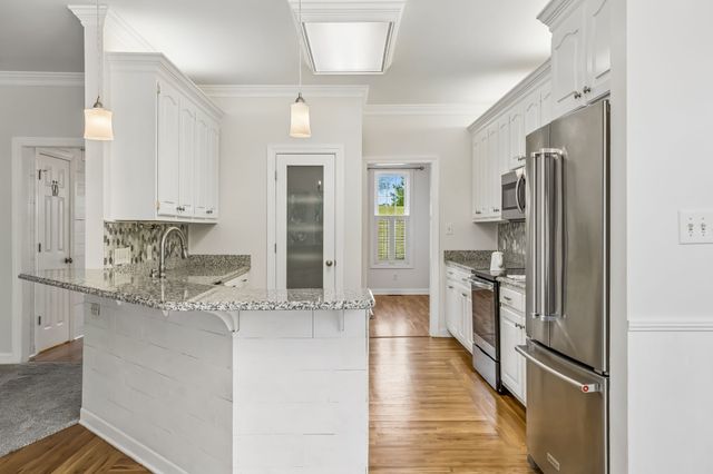 1404 Brook Dr, Columbia, TN 38401