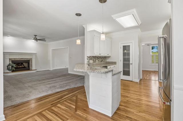 1404 Brook Dr, Columbia, TN 38401