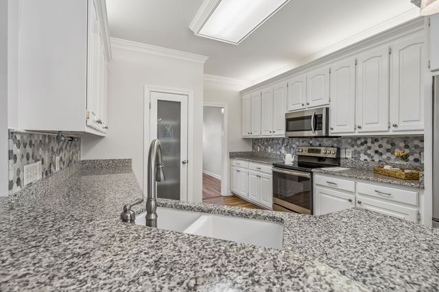 1404 Brook Dr, Columbia, TN 38401