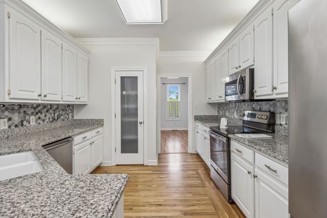 1404 Brook Dr, Columbia, TN 38401