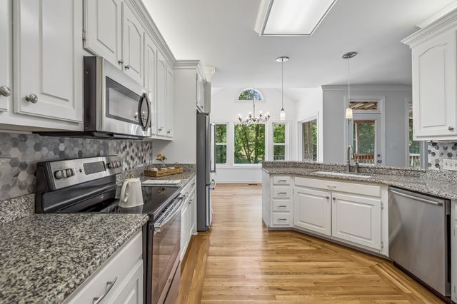 1404 Brook Dr, Columbia, TN 38401