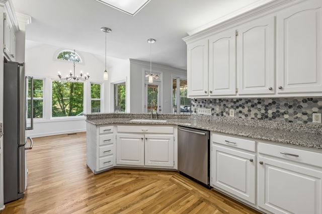 1404 Brook Dr, Columbia, TN 38401