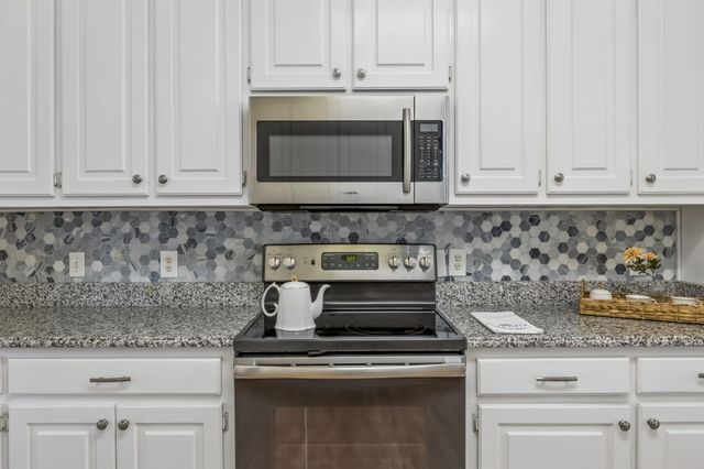 1404 Brook Dr, Columbia, TN 38401