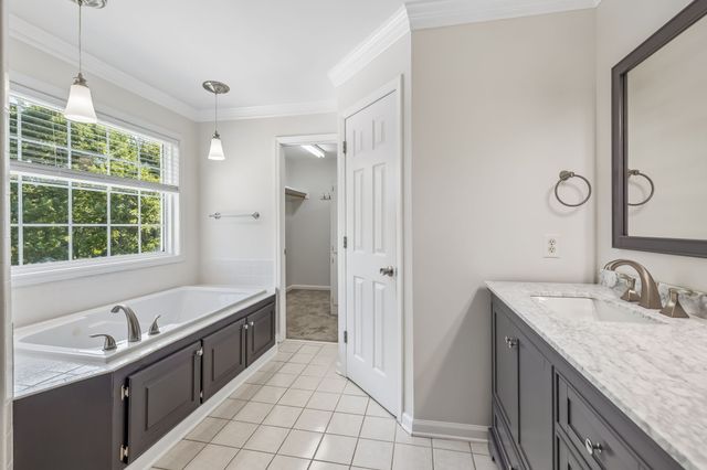 1404 Brook Dr, Columbia, TN 38401