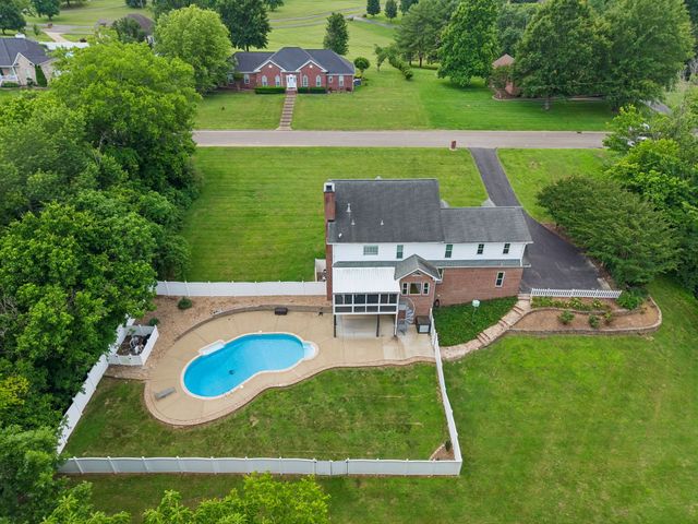 1404 Brook Dr, Columbia, TN 38401