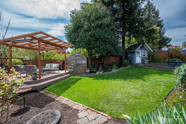 4061 W Ruffner Street, Seattle, WA 98199
