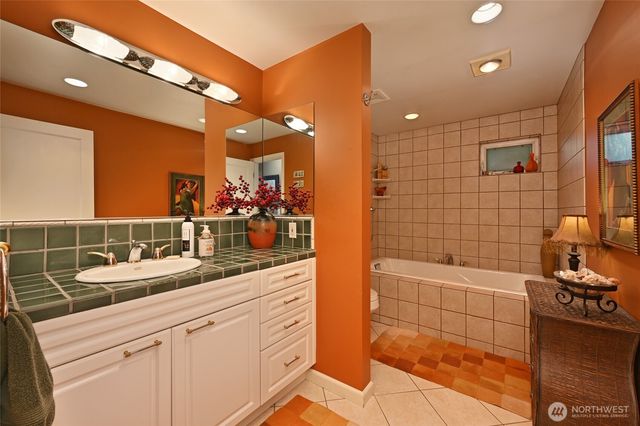 4061 W Ruffner Street, Seattle, WA 98199