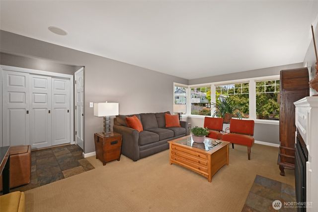 4061 W Ruffner Street, Seattle, WA 98199