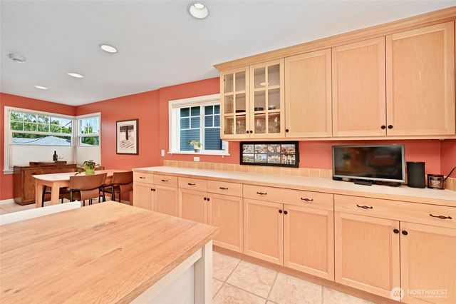4061 W Ruffner Street, Seattle, WA 98199