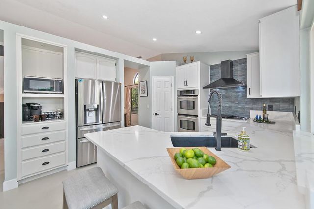 109 Crossing Way, Folsom, CA 95630
