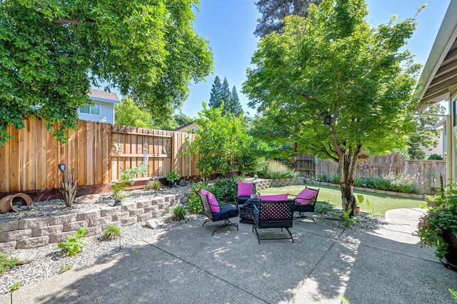 109 Crossing Way, Folsom, CA 95630