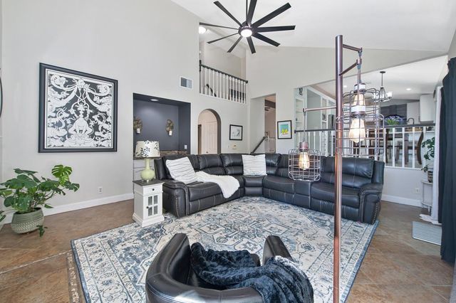 109 Crossing Way, Folsom, CA 95630