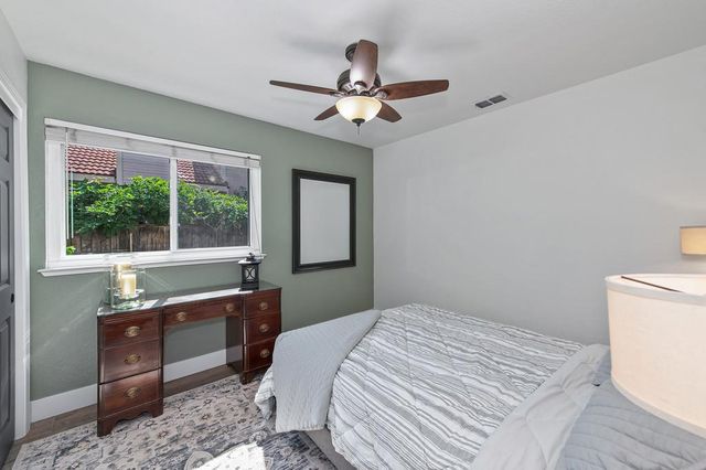 109 Crossing Way, Folsom, CA 95630