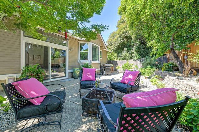 109 Crossing Way, Folsom, CA 95630
