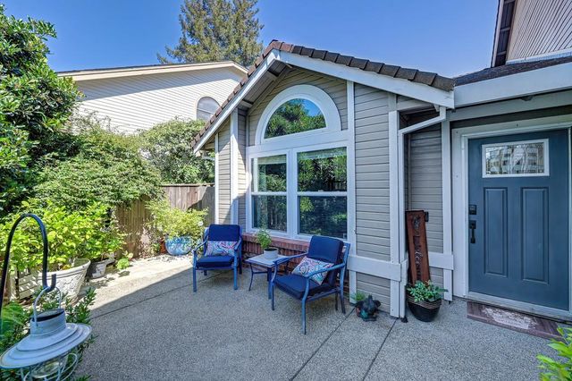 109 Crossing Way, Folsom, CA 95630