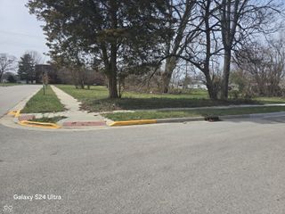 1227,1229,1231 S 13TH HALF Street, Terre Haute, IN 47802