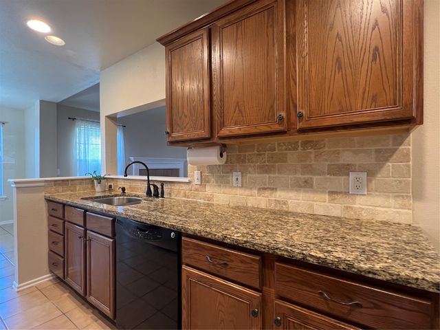 11704 S Gum Avenue, Jenks, OK 74037