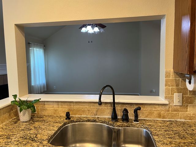 11704 S Gum Avenue, Jenks, OK 74037