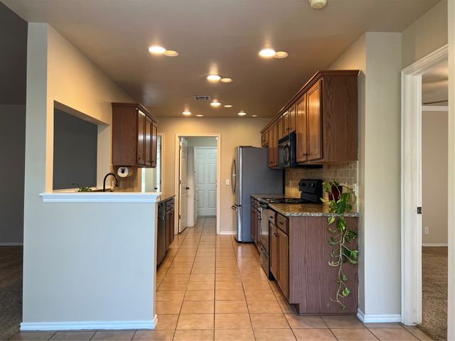 11704 S Gum Avenue, Jenks, OK 74037