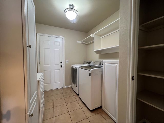 11704 S Gum Avenue, Jenks, OK 74037