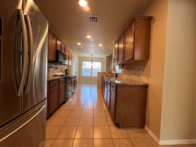 11704 S Gum Avenue, Jenks, OK 74037