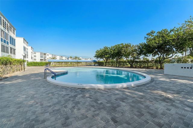 7620 NW 18th Street 308, Margate, FL 33063