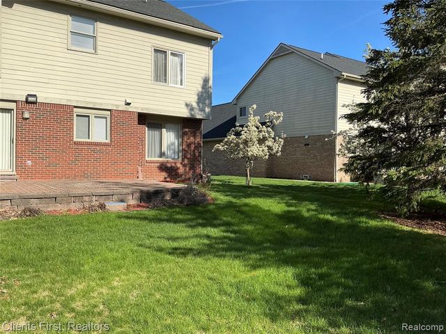 41074 Scarborough Lane, Novi, MI 48375