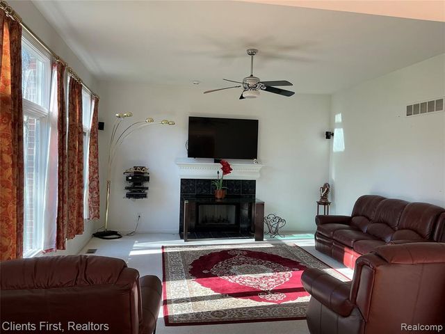 41074 Scarborough Lane, Novi, MI 48375