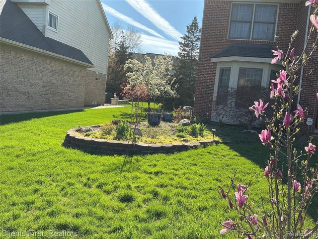 41074 Scarborough Lane, Novi, MI 48375