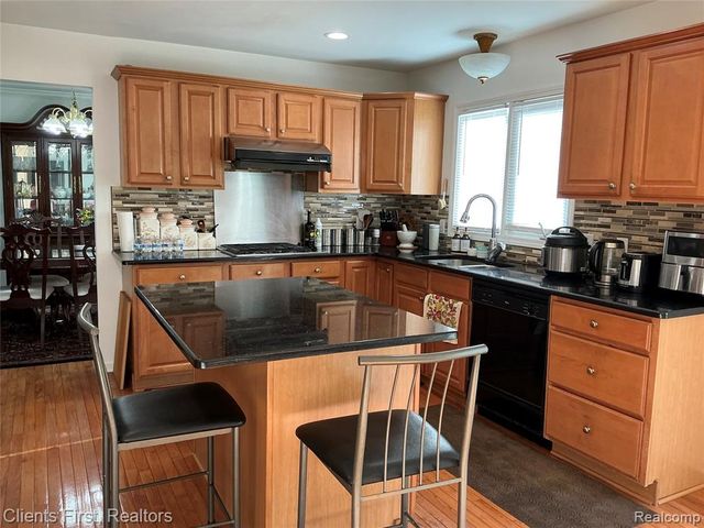 41074 Scarborough Lane, Novi, MI 48375